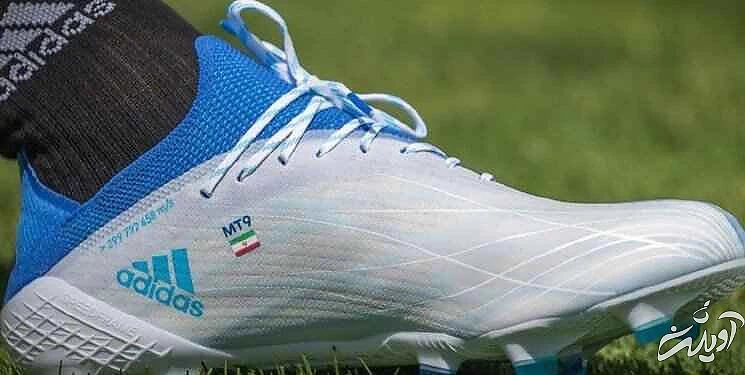 تصاویر - قرارداد مهدی طارمی با برند آدیداس - تولیدات اختصاصی شرکت جهانی با نام ستاره پورتو و پرچم ایران